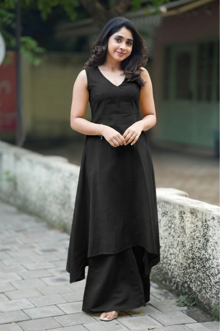 Nandhitha Black Kurta Set ( Set of 2) | SHOBITAM