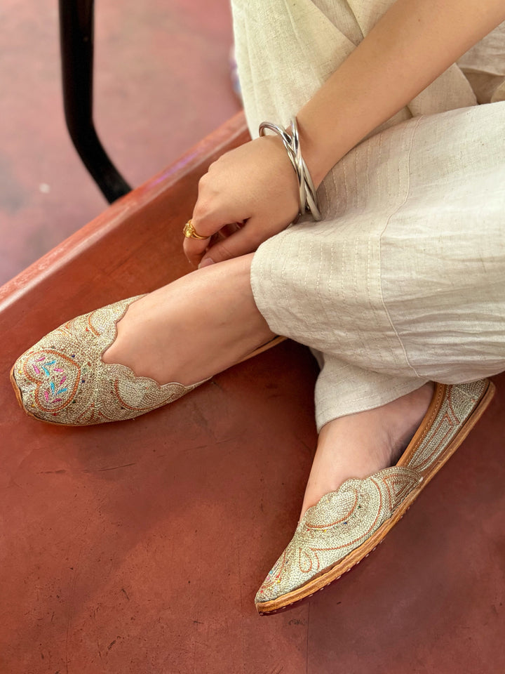 JHAROKA Handcrafted Gold Zari Embroidered Jutti with Scalloped Edge | SHOBITAM