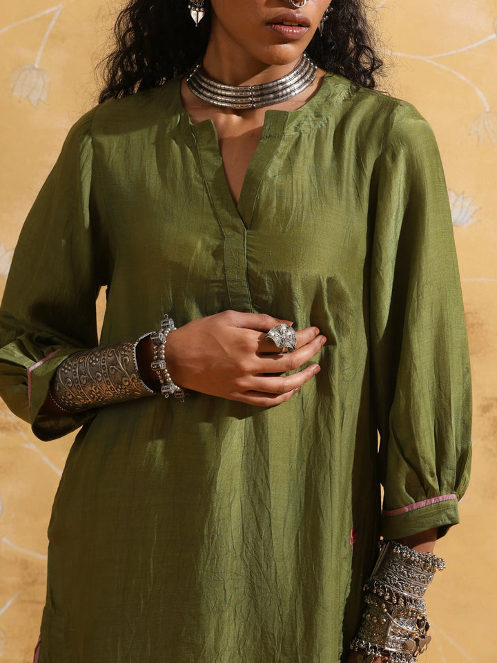 Green Muslin Silk Relaxed Kurta Co-ord Set | SHOBITAM
