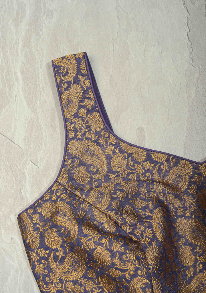 SIZE 34" Dusty Amethyst Leaf Neckline with Paisley Brocade and Sleeveless Blouse