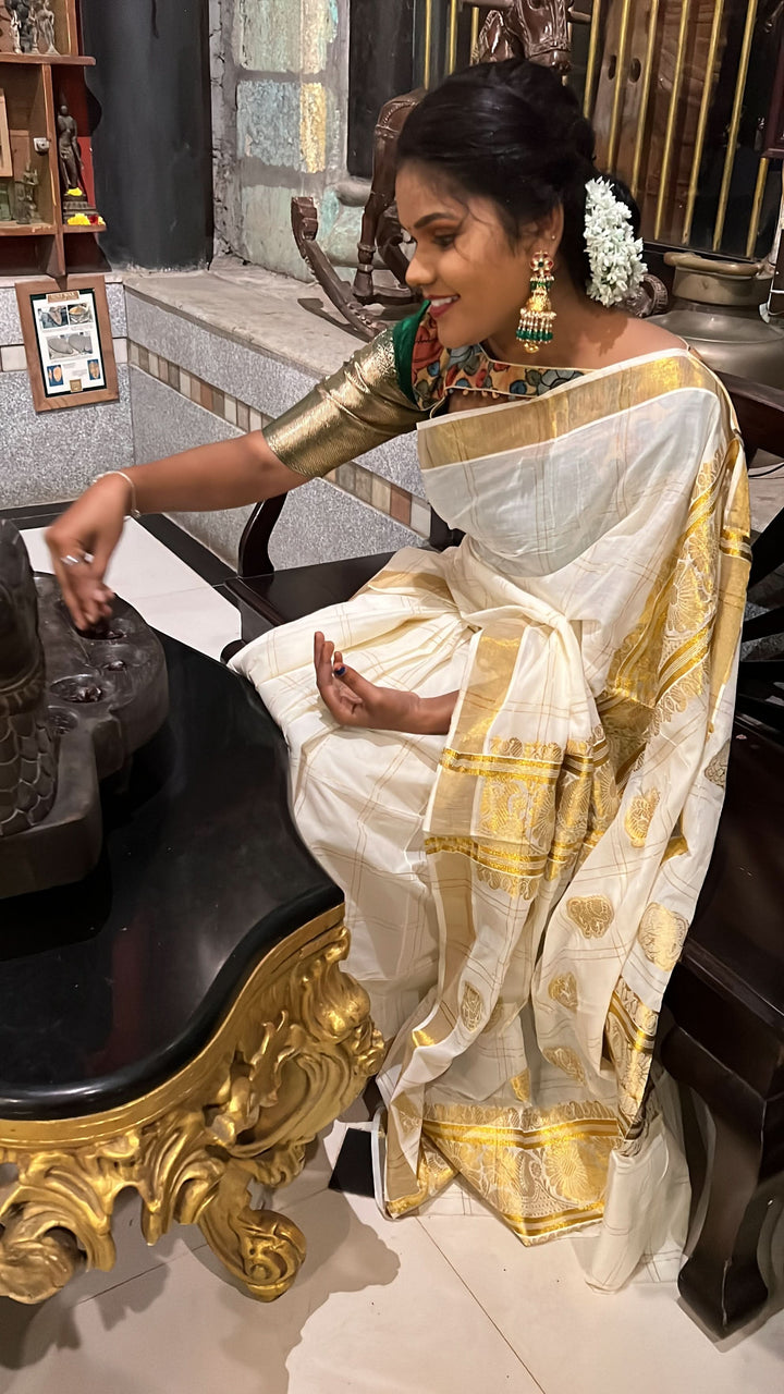 Elegant Kerala Kasavu Saree in Off White and Gold. Stunning Top Seller Saree!