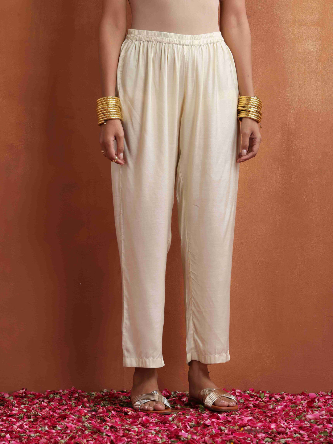 Off White Ikat Print Kurta Set  | SHOBITAM