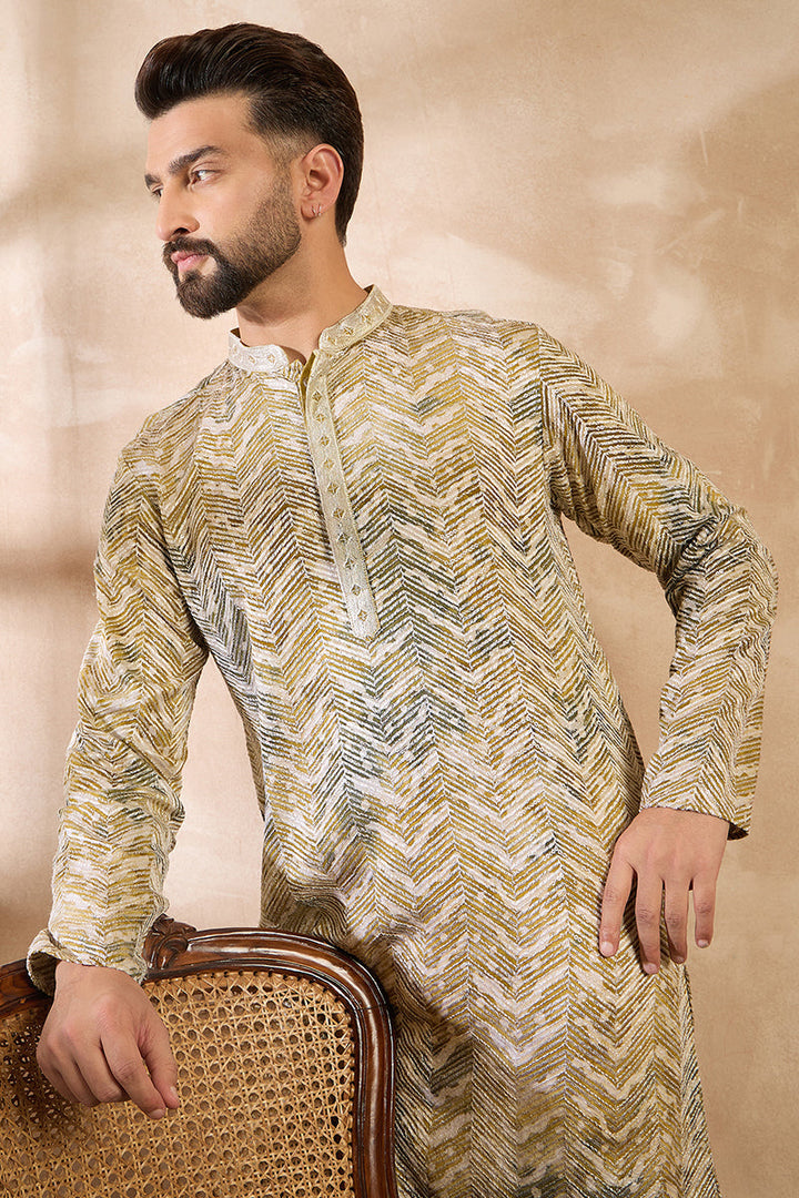 Green Silk Blend Solid Embroidered Straight Kurta | SHOBITAM