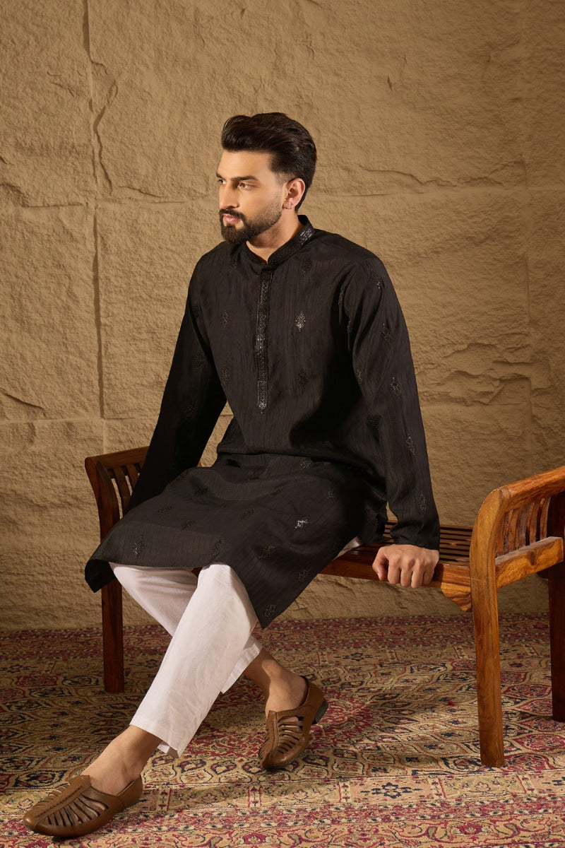 Black Viscose Rayon Solid Embroidered Straight Kurta | SHOBITAM