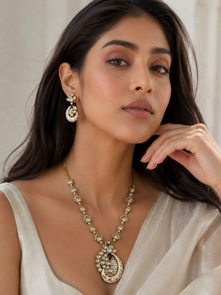 White Kundan Pendant Necklace Set in Gold Plating | SHOBITAM