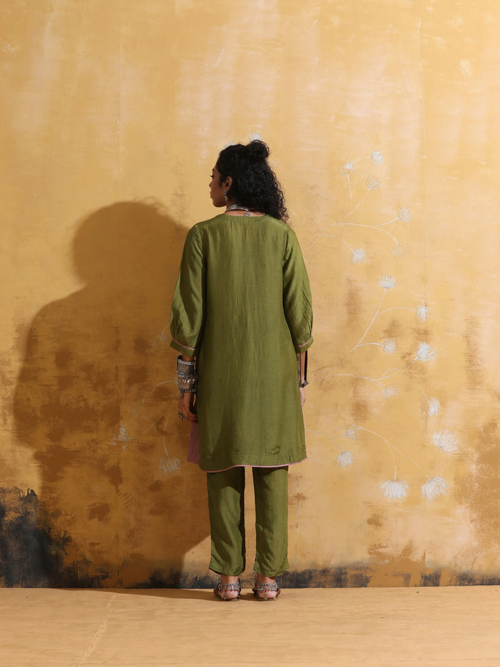 Green Muslin Silk Relaxed Kurta Co-ord Set | SHOBITAM
