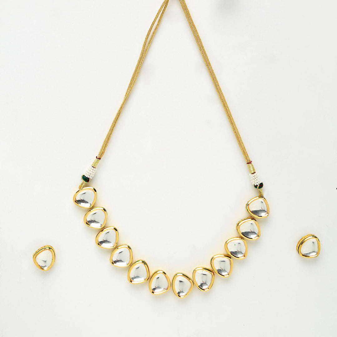Kundan Choker with Kundan Studs | SHOBITAM