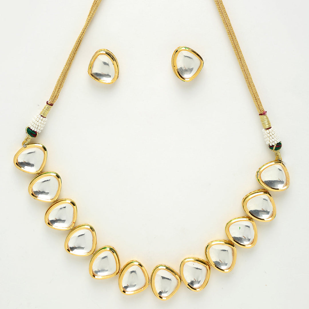Kundan Choker with Kundan Studs | SHOBITAM