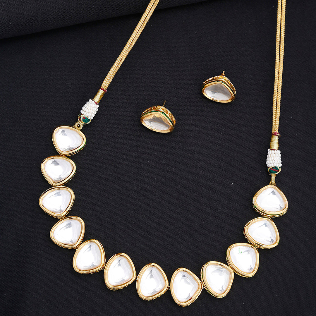 Kundan Choker with Kundan Studs | SHOBITAM