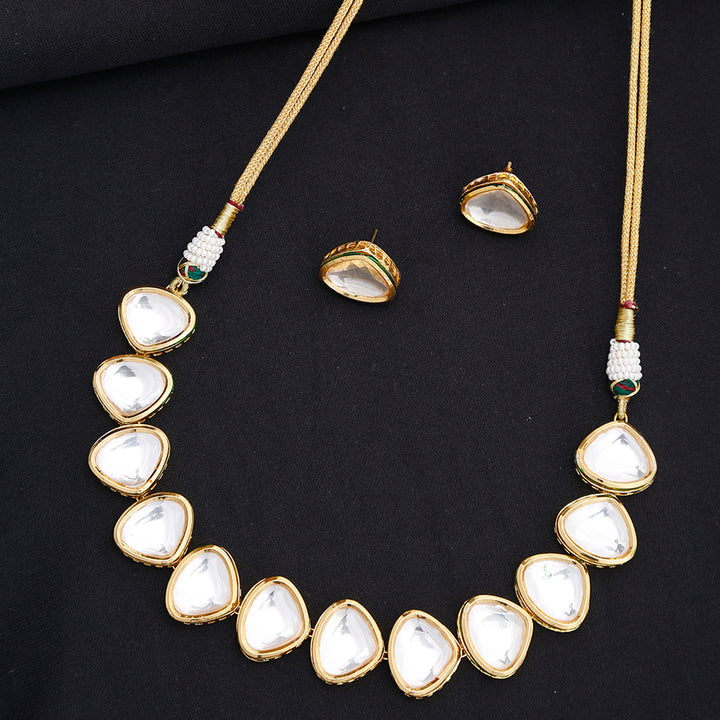 Kundan Choker with Kundan Studs | SHOBITAM