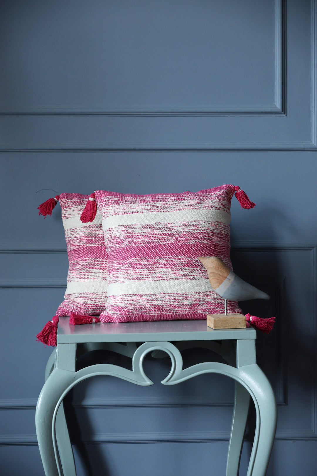 Pink hand-woven cushion cover (Set of 2)