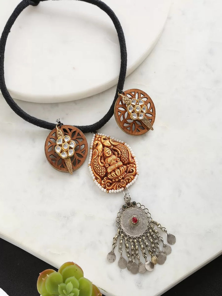 Pendant - Diety In Thread With Wood | SHOBITAM