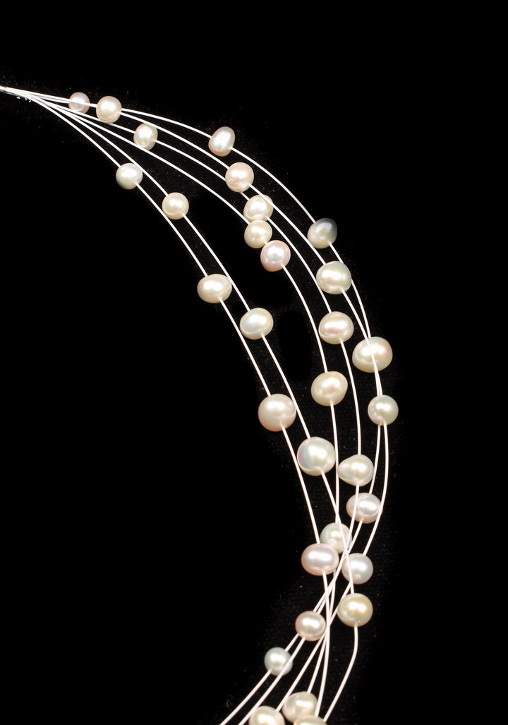 Charming Multistrand Flexible Wire Pearls Necklace (Earrings Not Included)