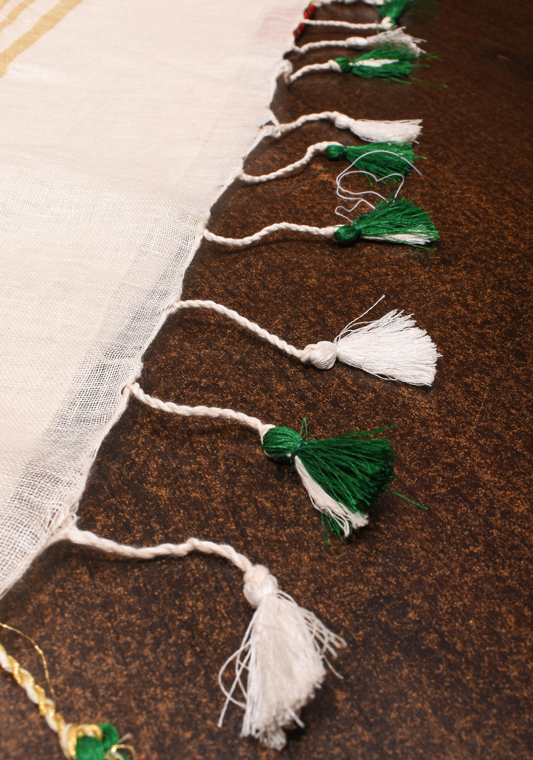 Vidya Balan Dandiya Embroidery on Off White Pure Linen by Linen Saree with Green Borders