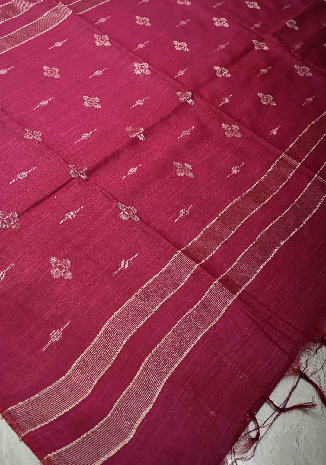 Magenta Borderless Semi Tussar Saree with Zari-Thread Buttas
