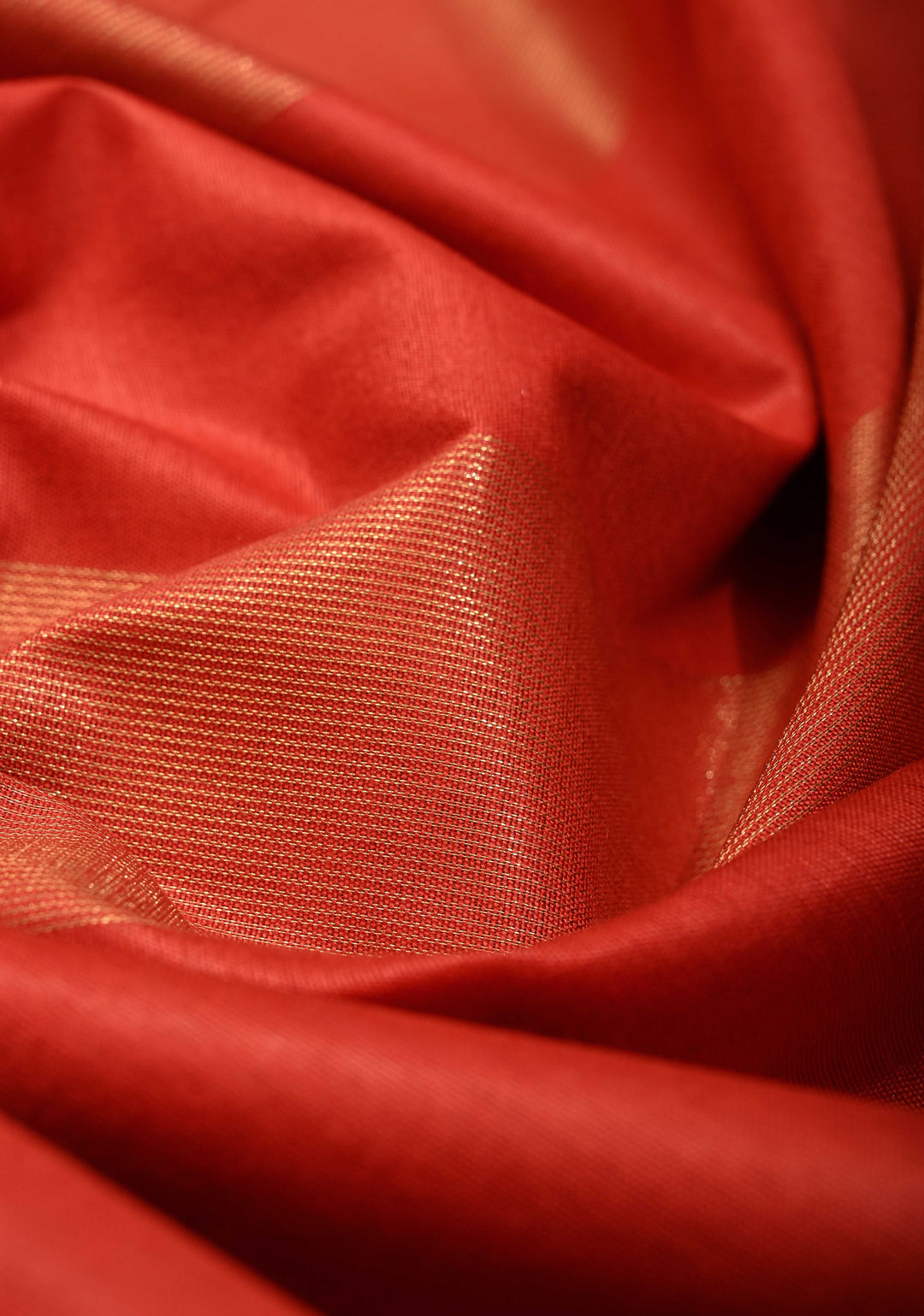 Vermilion Red Borderless Semi Tussar Saree with Muted Tissue Panel and Contrast Sequins Pallu