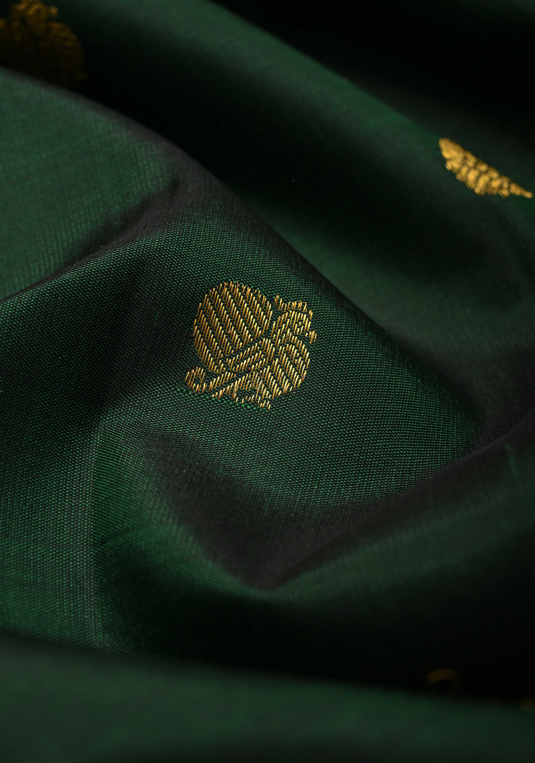 Dark Green Korvai Kanjivaram Pure Silk Saree with Zari Buttas and Contrast Zari Border | SILK MARK CERTIFIED