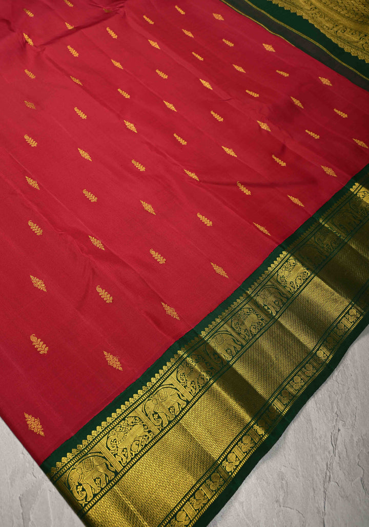 Reddish Pink Korvai Kanjivaram Pure Silk Saree with Floral Zari Buttas and Contrast Zari Border | SILK MARK CERTIFIED