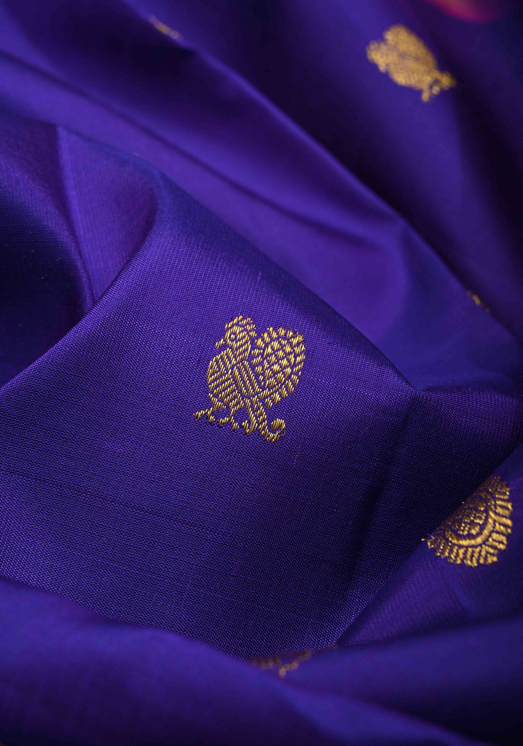 Dark Voilet Kanjivaram Pure Silk Saree with Zari Buttas and Korvai Contrast Border | SILK MARK CERTIFIED