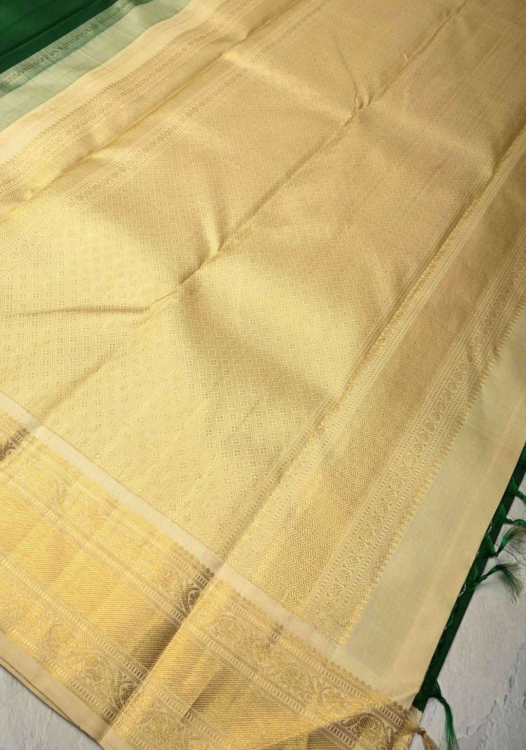 Bright Green Pure Kanjivaram Silk Saree with Korvai Border| SILK MARK CERTIFIED