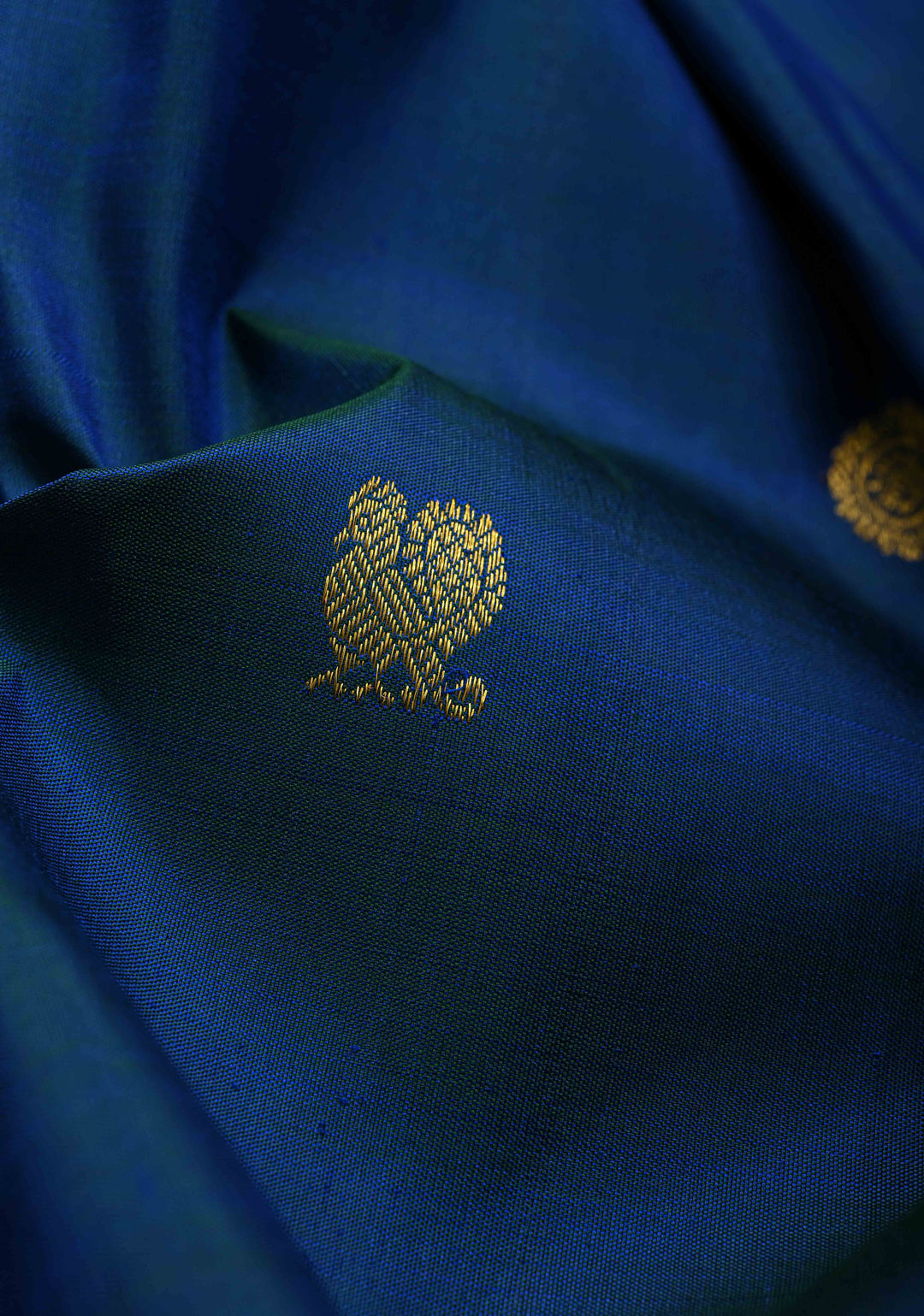 Blue-Green Dual Tone Pure Kanjivaram Silk Saree with Zari Buttas and Contrast Border| SILK MARK CERTIFIED