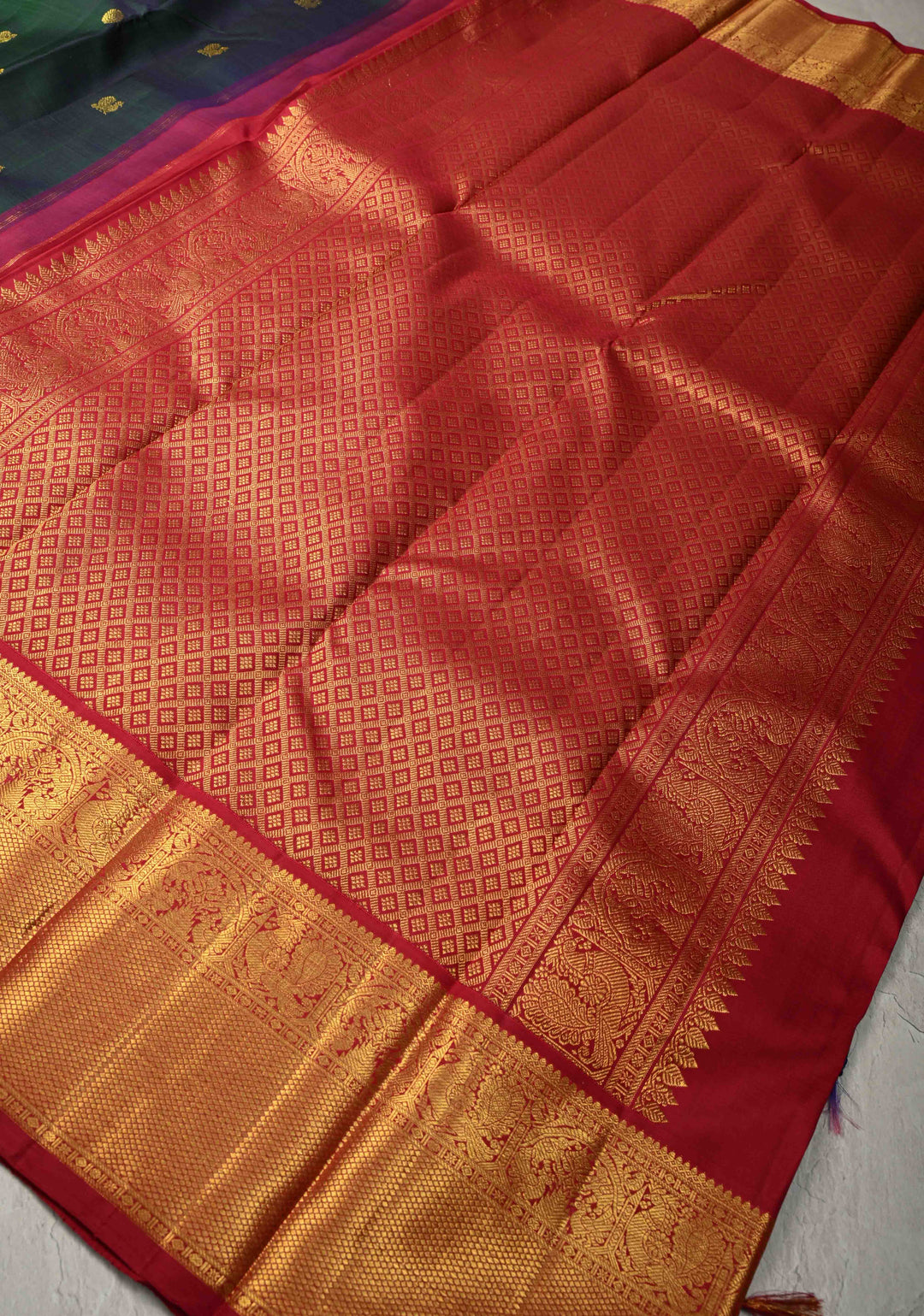 Bottle Green Dual Tone Pure Kanjivaram Silk Saree with Zari Buttas and Contrast Zari Border | SILK MARK CERTIFIED