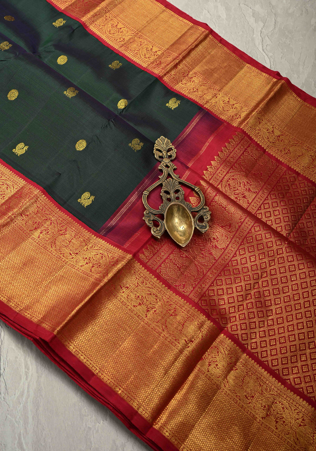 Bottle Green Dual Tone Pure Kanjivaram Silk Saree with Zari Buttas and Contrast Zari Border | SILK MARK CERTIFIED