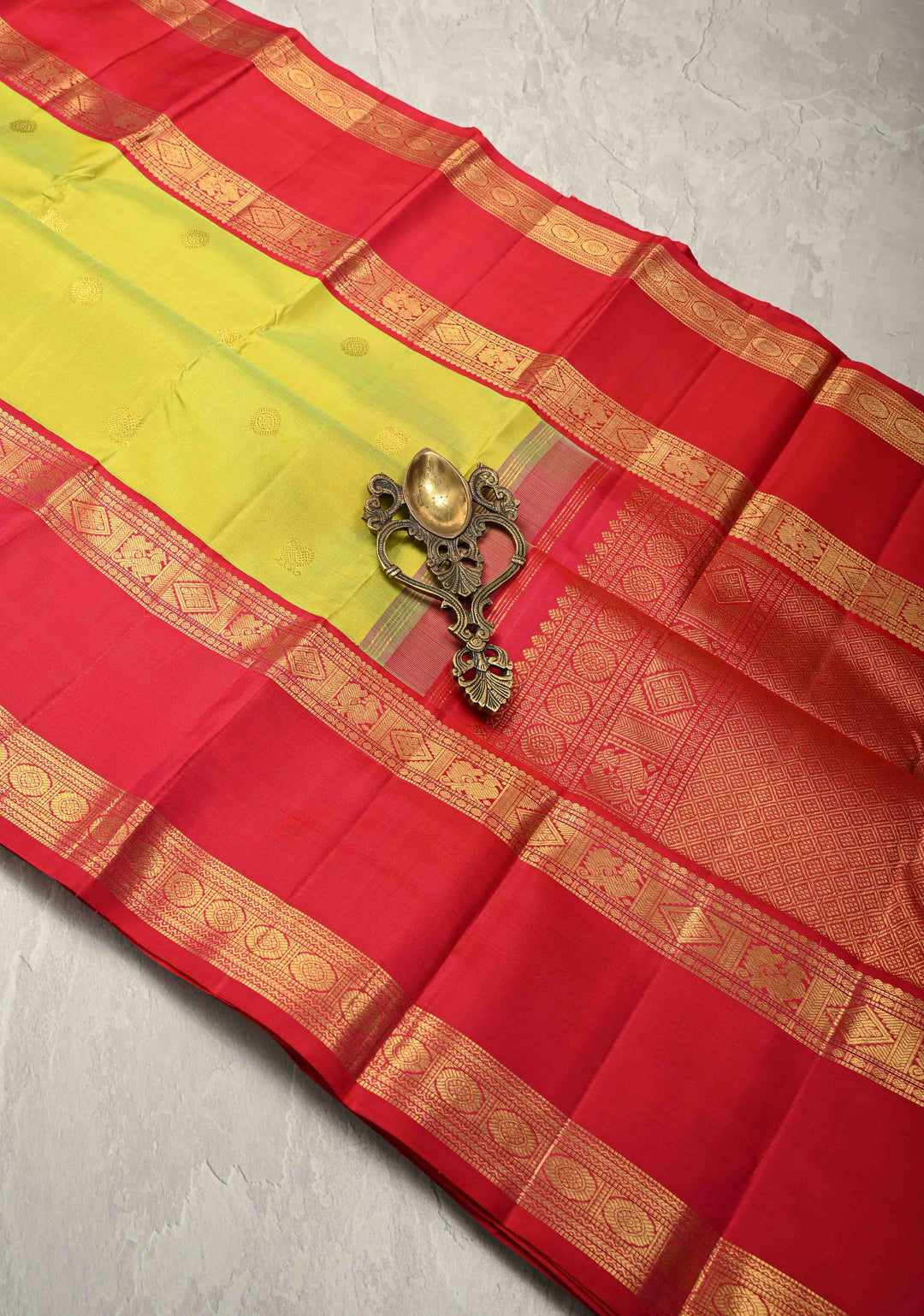 Lime Green Dual Tone Pure Kanjivaram Silk Saree with Zari Buttas and Contrast Rettaipet Zari Border| SILK MARK CERTIFIED