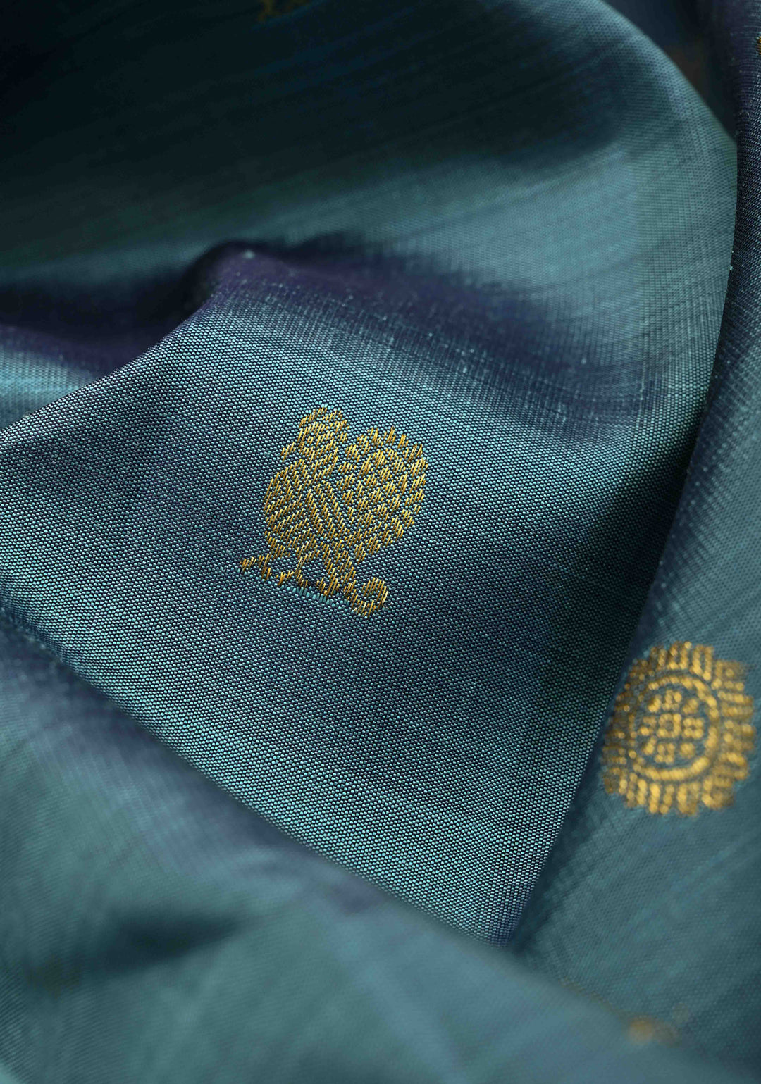 Dusty Blue Dual Tone Pure Kanjivaram Silk Saree with Zari Buttas and Contrast Zari Border| SILK MARK CERTIFIED