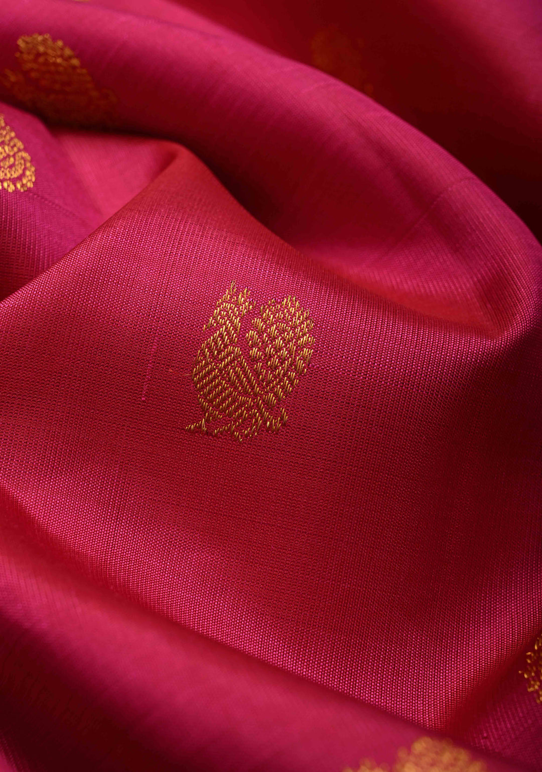 Rani Pink Dual Tone Pure Kanjivaram Silk Saree with Zari Buttas and Contrast Zari Border| SILK MARK CERTIFIED