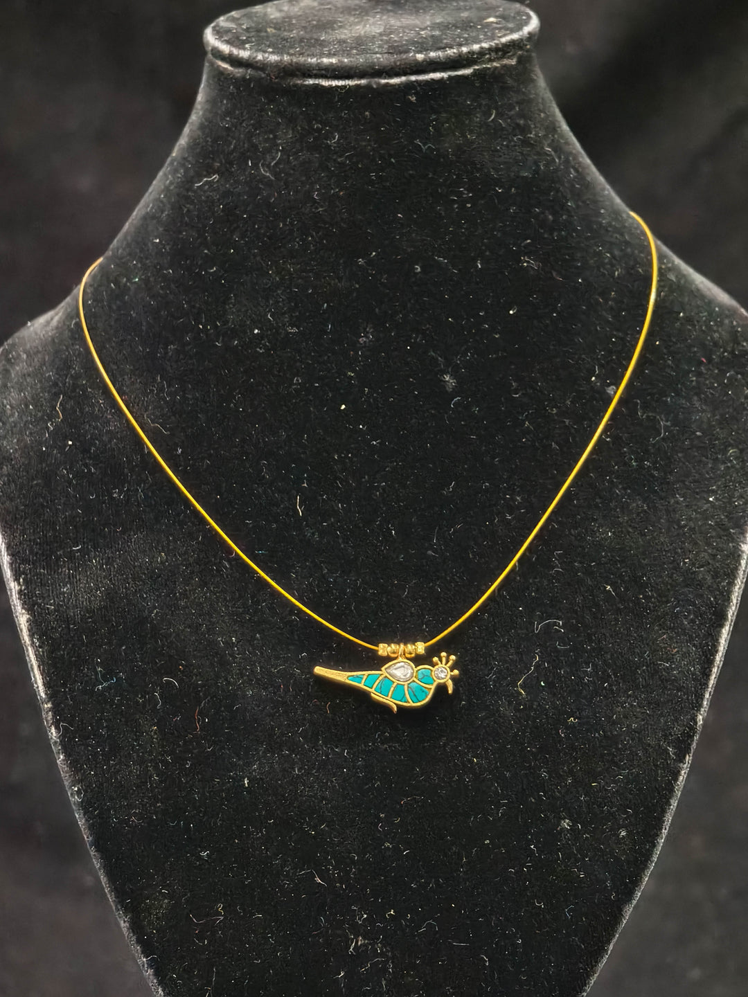 Invisible wire chain with Turquoise Parrot Jadau Pendant