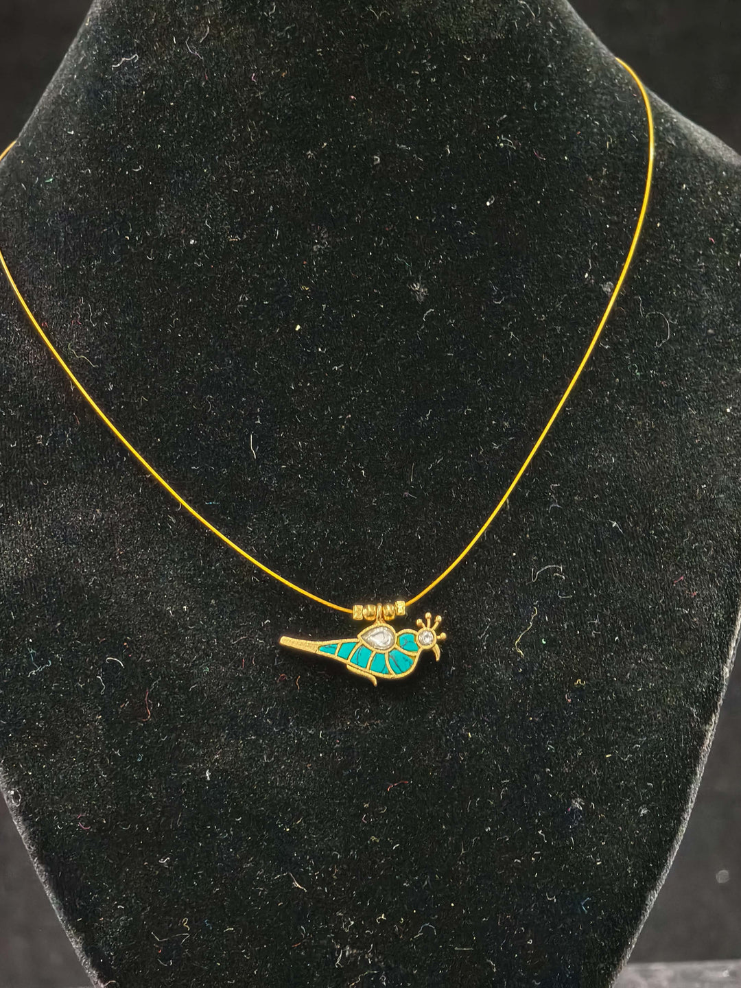 Invisible wire chain with Turquoise Parrot Jadau Pendant