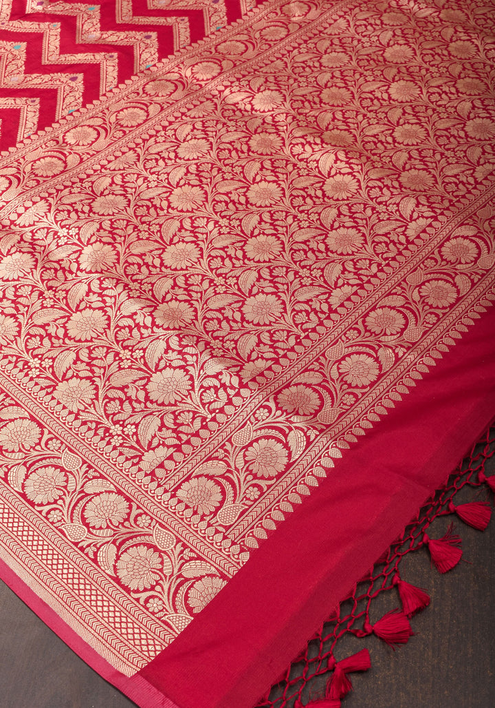 Exquisite Amaranth Red Banarasi Silk Saree with Meenakari Leheria  Jaal  | SILK MARK CERTIFIED