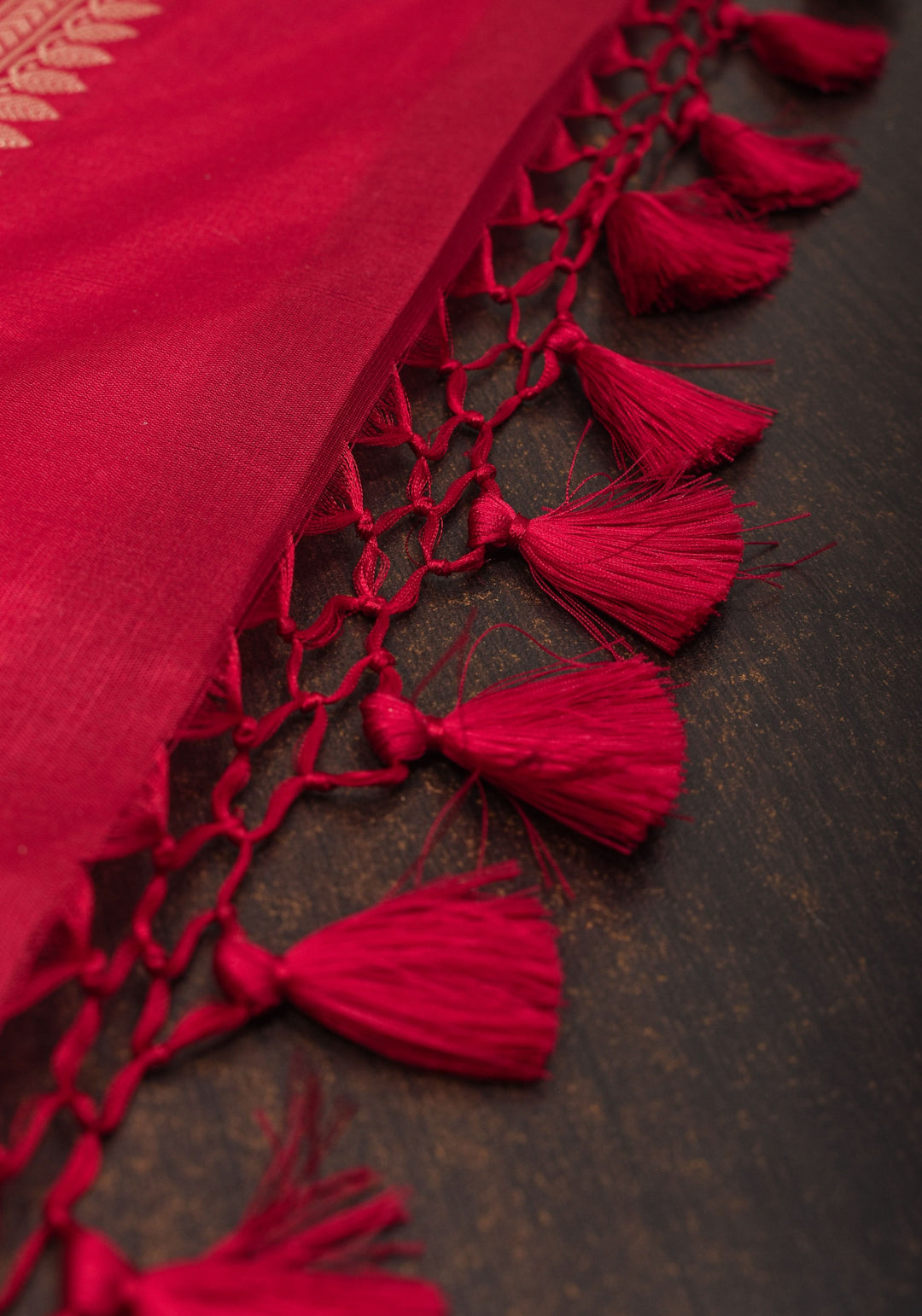 Exquisite Amaranth Red Banarasi Silk Saree with Meenakari Leheria  Jaal  | SILK MARK CERTIFIED