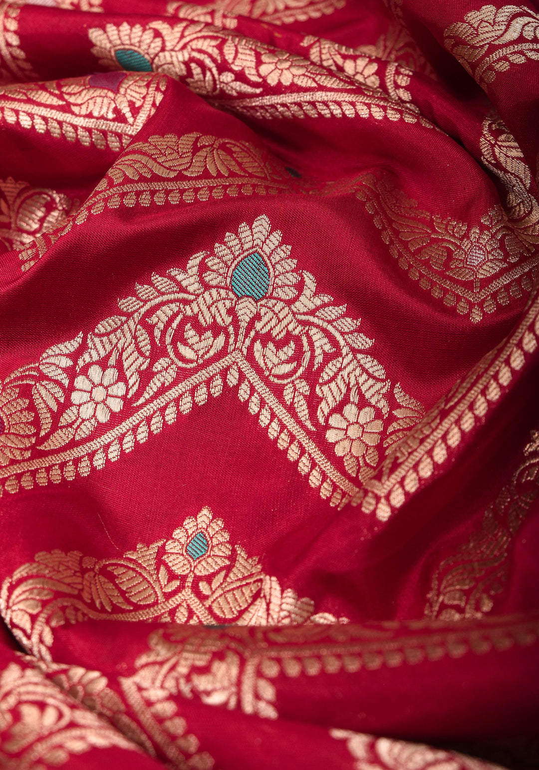 Exquisite Amaranth Red Banarasi Silk Saree with Meenakari Leheria  Jaal  | SILK MARK CERTIFIED