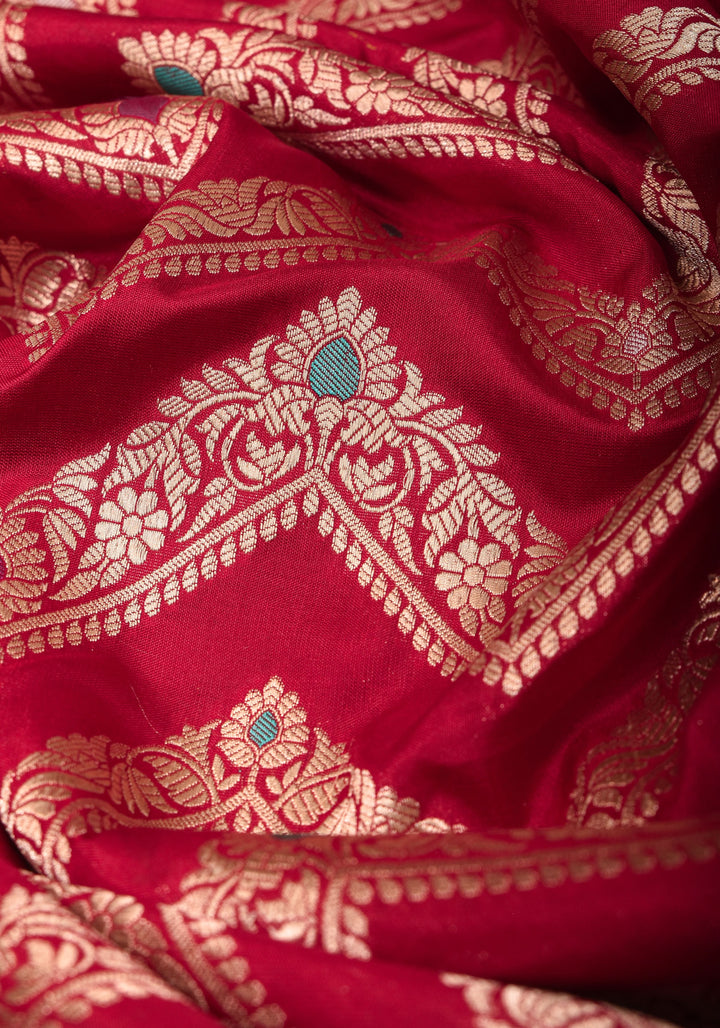 Exquisite Amaranth Red Banarasi Silk Saree with Meenakari Leheria  Jaal  | SILK MARK CERTIFIED