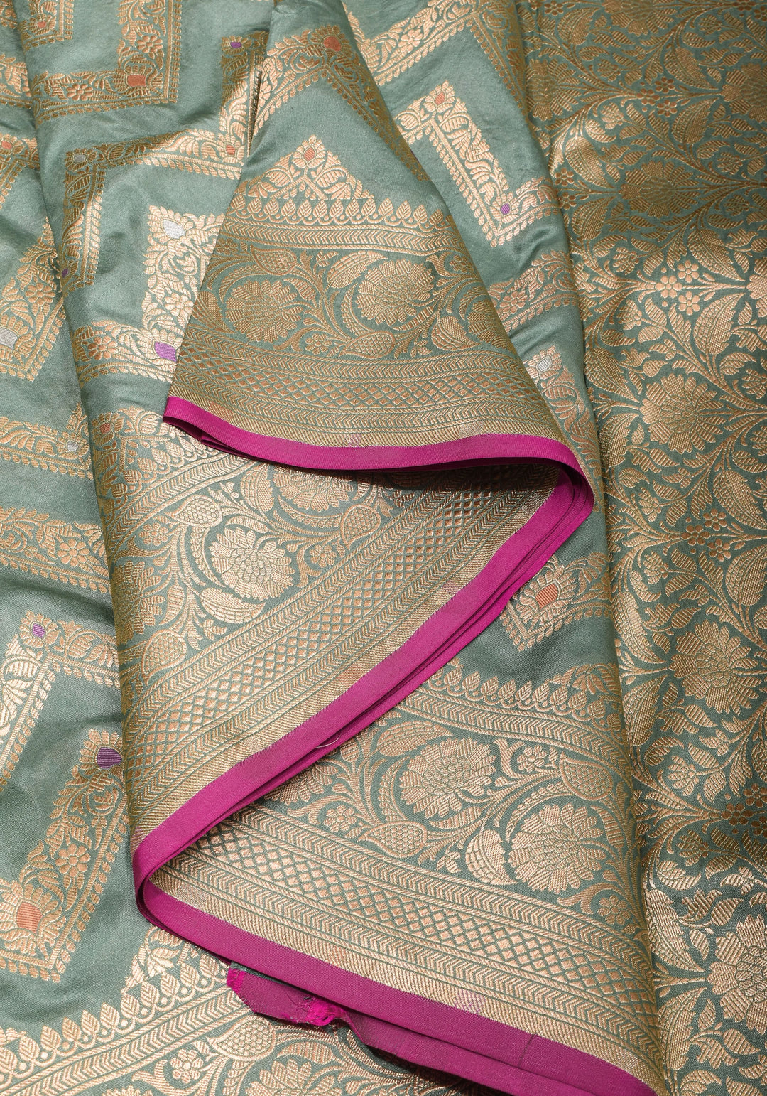 Exquisite Green Banarasi Katan Silk Saree with Meenakari Chevron Pattern, Grand Pallu and Zari | SILK MARK CERTIFIED