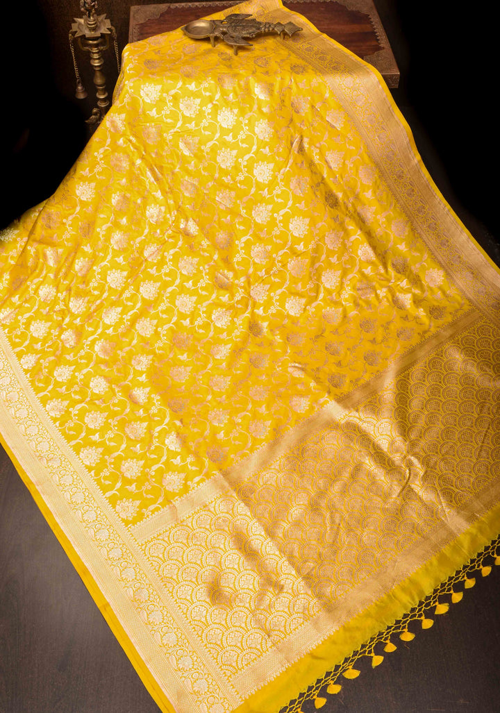 //STAIN SAREE//Vibrant Yellow Banarasi Katan Silk Saree with Elegant Floral Jaal | SILK MARK CERTIFIED