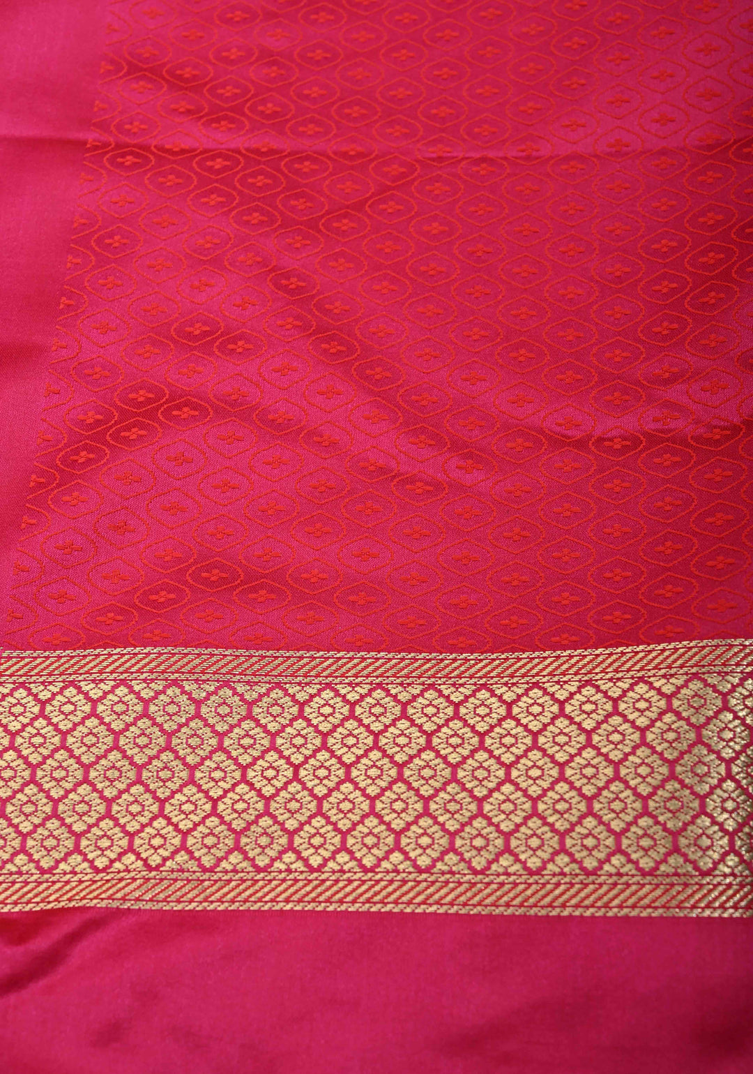 Exquisite Fuchsia and Red Banarasi Semi Silk Saree with Moroccan Trellis Design and Zari Border