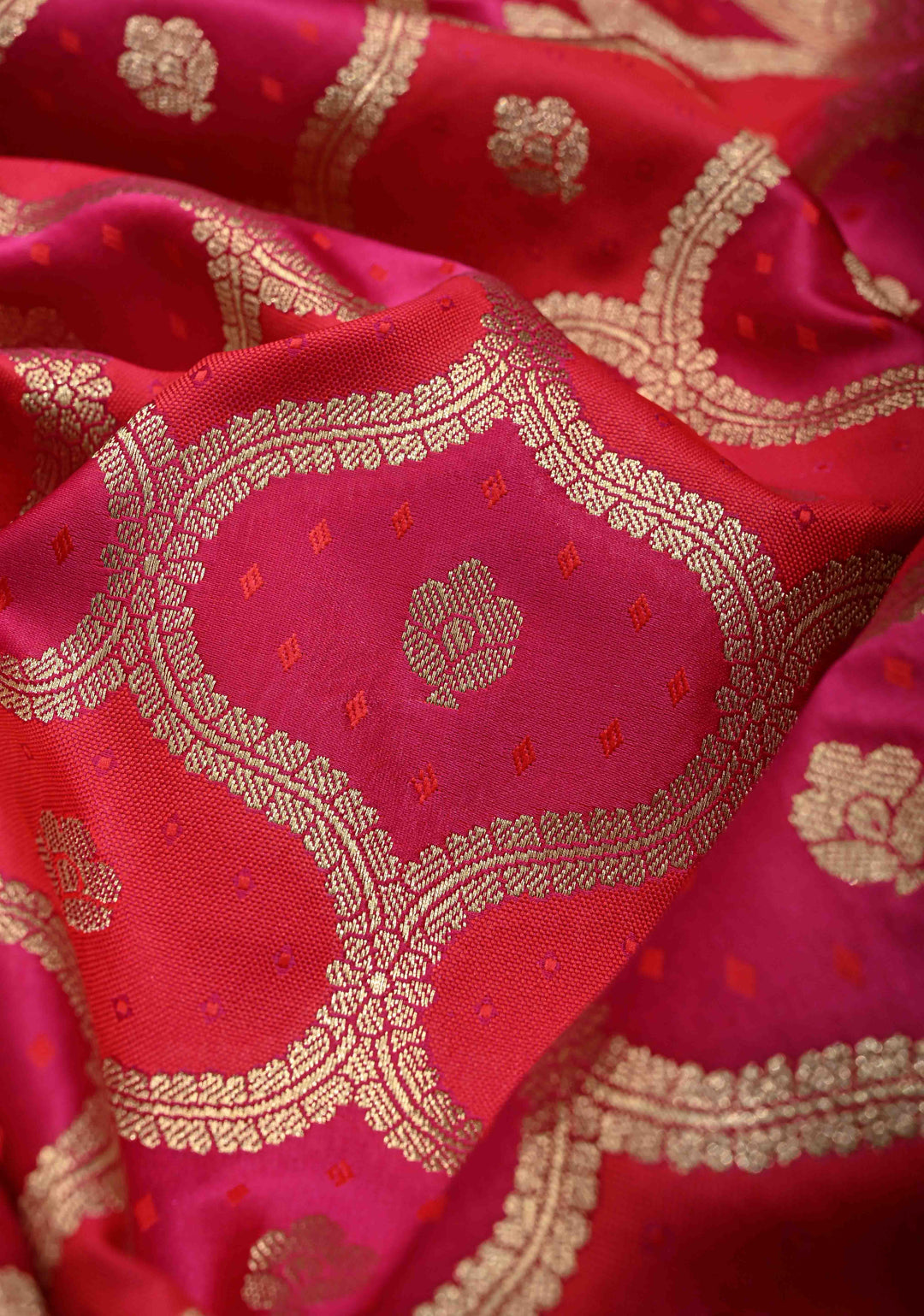 Exquisite Fuchsia and Red Banarasi Semi Silk Saree with Moroccan Trellis Design and Zari Border
