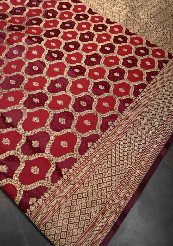 Dark Red and purple tone Exquisite Meenakari Moroccan Design Semi Silk Saree and zari border