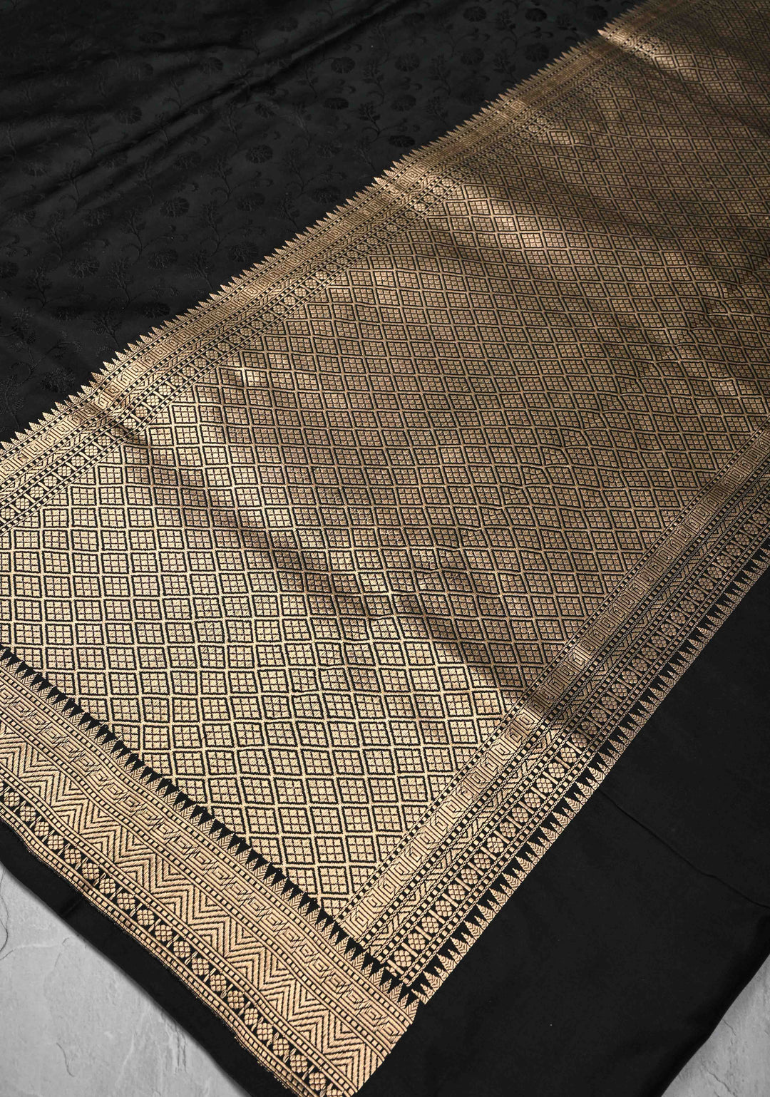 Stunning Black Tanchoi Banarasi Satin Silk Saree with Floral Jaal and Zari Border | SILK MARK CERTIFIED