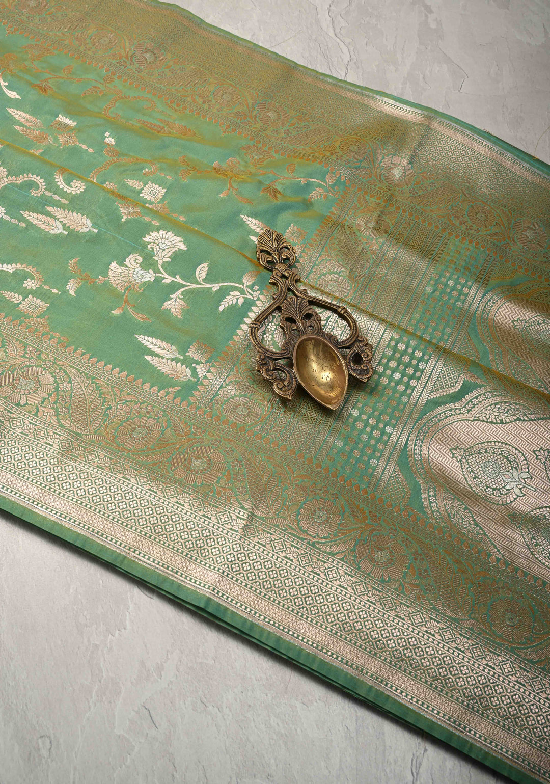 Green Dual tone Semi Silk Saree with Alfi Floral Jaal and Zari Border