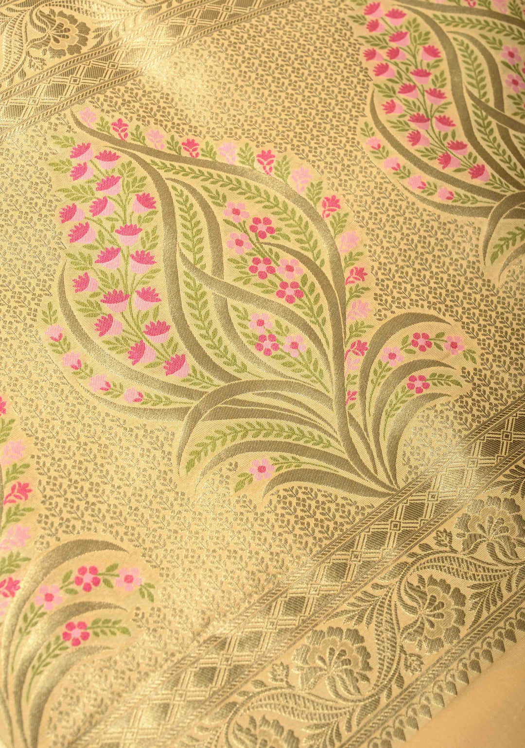 Light Gold Tissue Semi Silk Saree with Leheria Zari Floral Vine Pattern and Zari Border