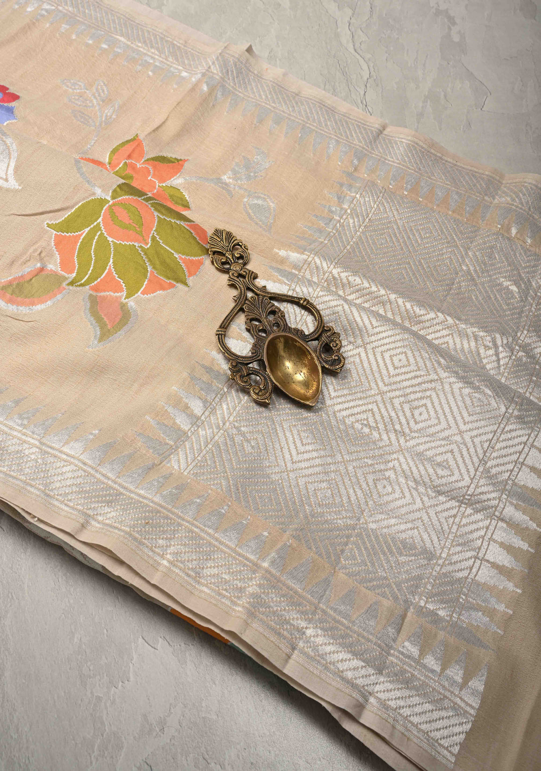 Exquisite Cream Banarasi Tussar Georgette Saree with Meenakari Floral Jaal and Zari Temple Border | SILK MARK CERTIFIED