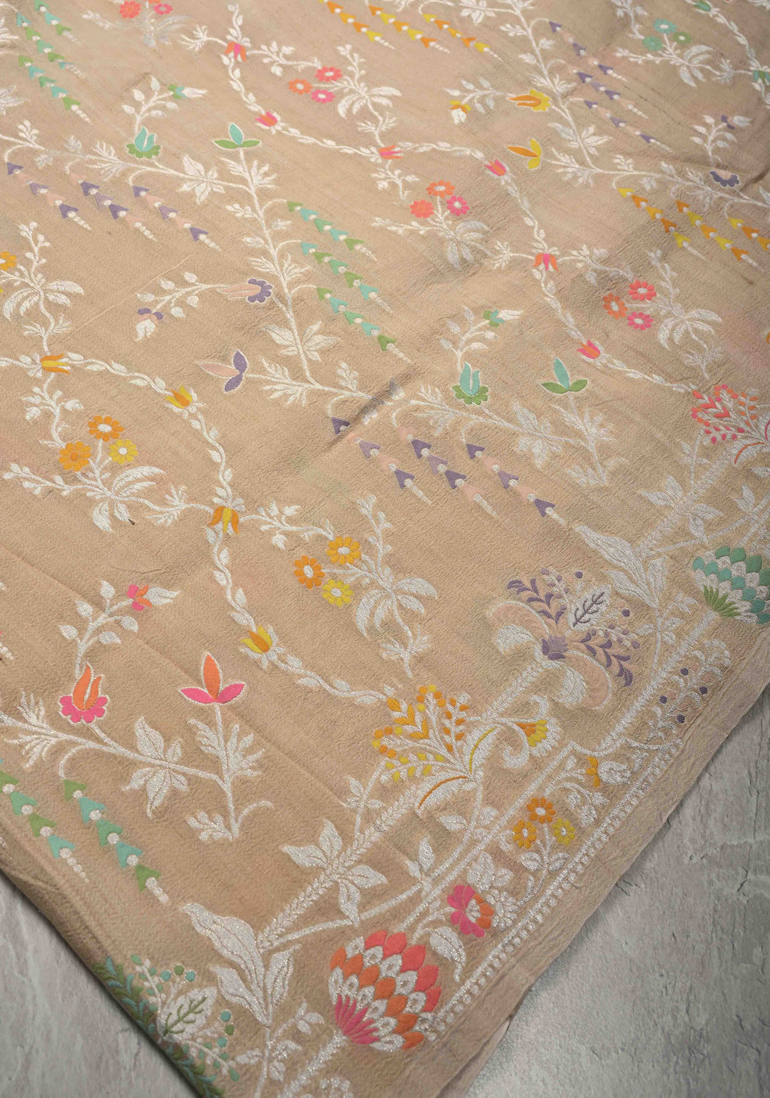 Exquisite Cream Banarasi Tussar Georgette Saree with Meenakari Floral Jaal and Border | SILK MARK CERTIFIED
