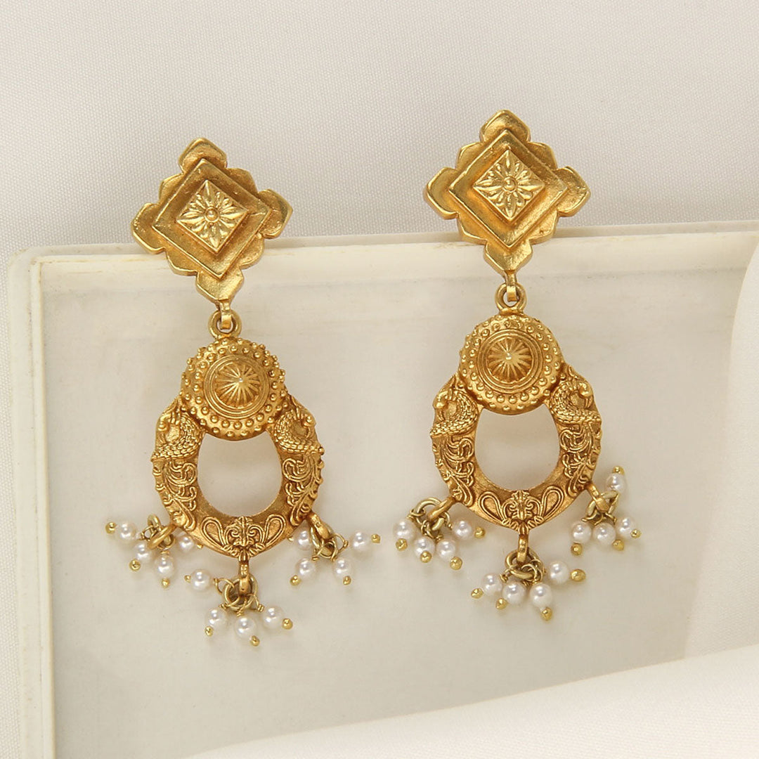 92.5 Silver and 24kt gold-plated, Thishitha Short Necklace Set | SHOBITAM