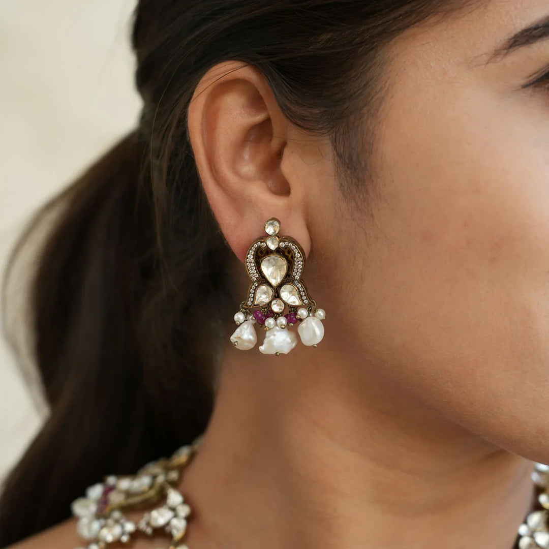92.5 Silver, Victorian Necklace set studded with Gem Stones and Pearl Beads.
