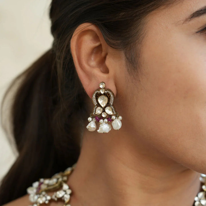 92.5 Silver, Victorian Necklace set studded with Gem Stones and Pearl Beads.