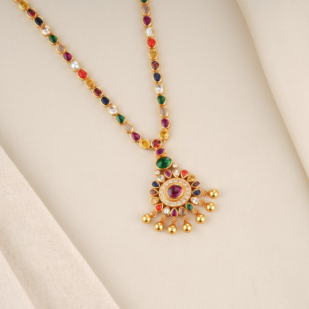 This 92.5 Silver, 24 kt gold-plated stylish Necklace